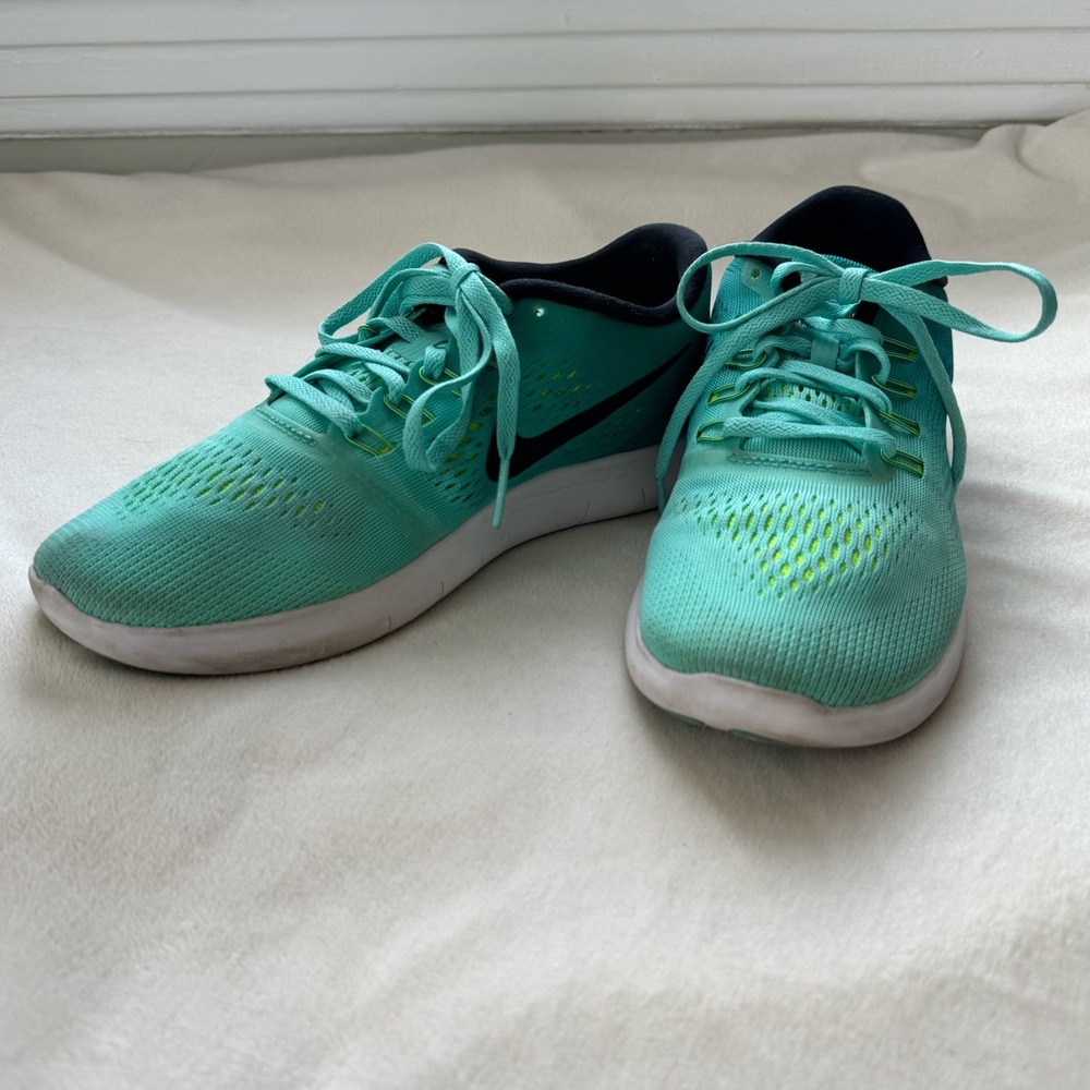 Nike - Womens Free Run Running shoes in Bright Teal - Size 6.5